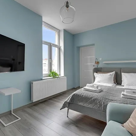 Lion - Glow Apartment *